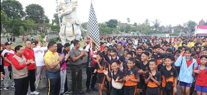 Sambut HUT RI ke-79, Polres dan Pemkab Bangli Gelar Jalan Santai